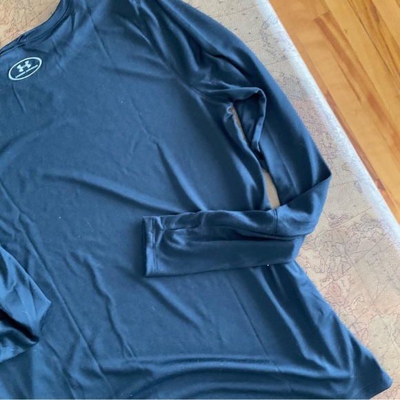 Under Armour NWT women's Long Sleeve Black Tee - Picture 3 of 4